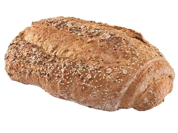 Bestil frisk morgenbrød på Skovly Camping, bl.a. et stjernebrød med mange kerner.